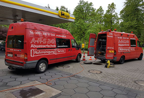 München Unterhaching Hochdruckspülung der Abfluss - Grundleitung